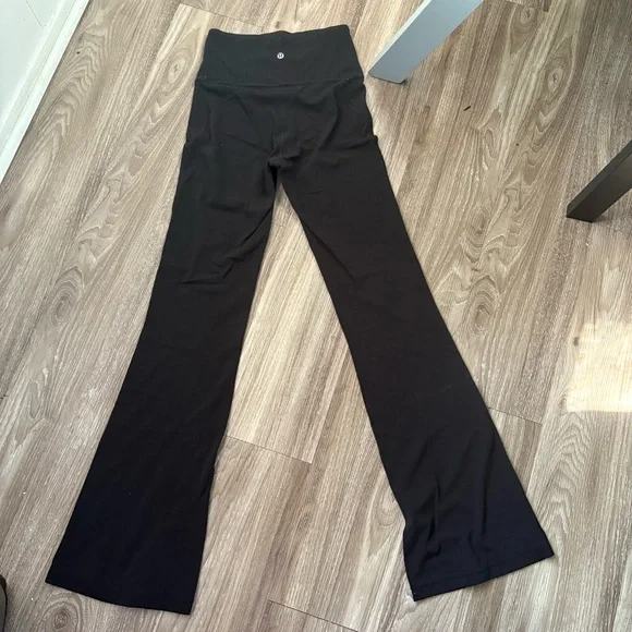 Lululemon Groove high rise flared pant/ leggings - Picture 5 of 11